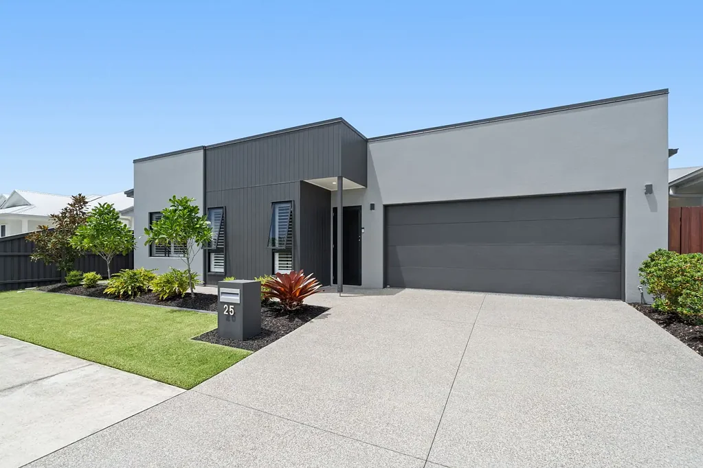25 Olive Street, Palmview, QLD 4553