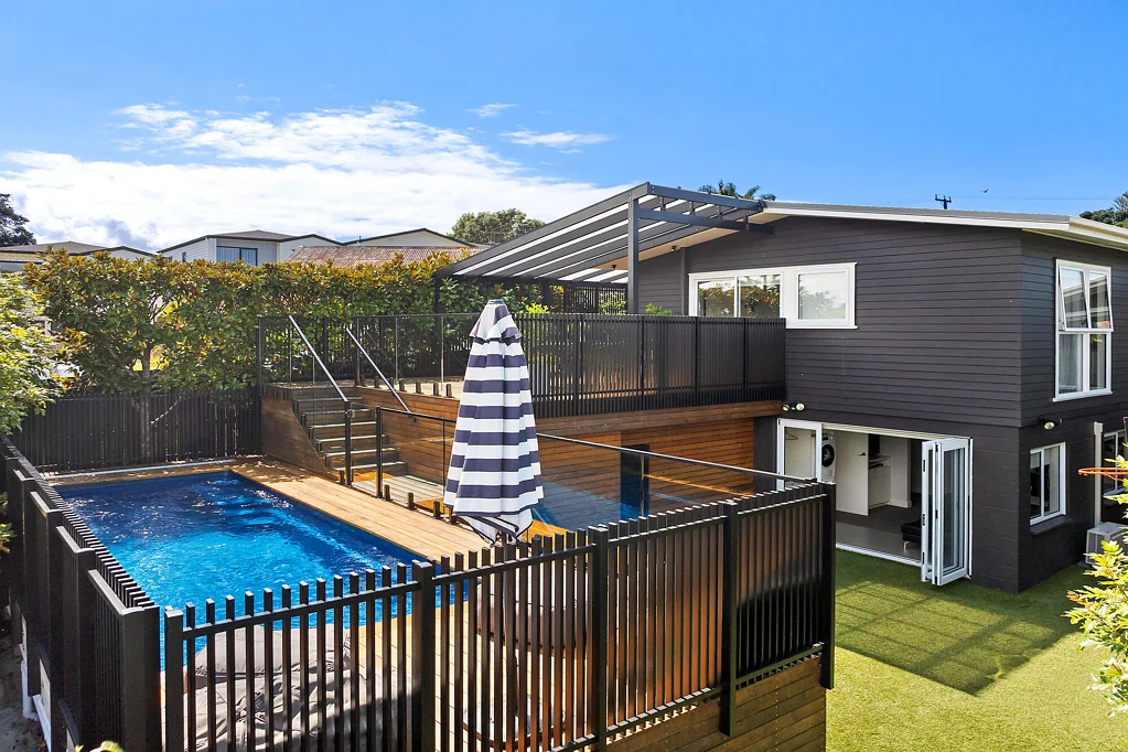 25 Barron Drive, Green Bay, Waitakere City, Auckland
