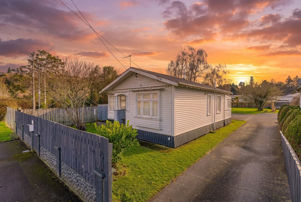 Taumarunui 3房  Character Home in Town: A Blank Canvas Gem