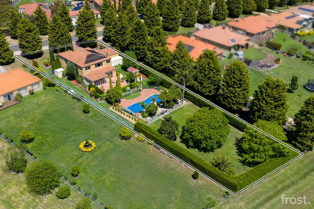 Wallan 5房  Grand Family Living on the Fairways – Hidden Valley Estate.

Contact Craig Frost on 0413 018 033 for a Private Inspection