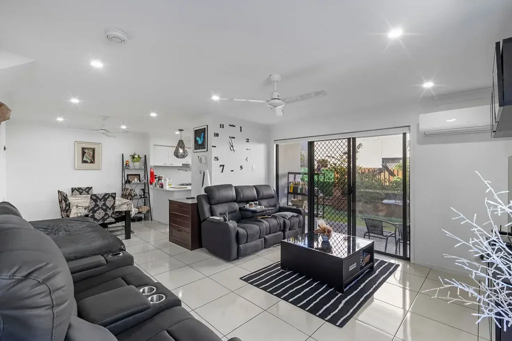 Richlands 3Zimmer Modern Corner Position with Space, Style & Lifestyle Appeal