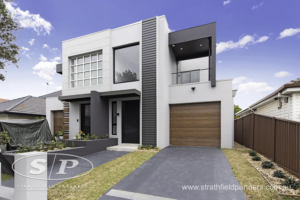 DUPLEX IN PRIME LOCATION