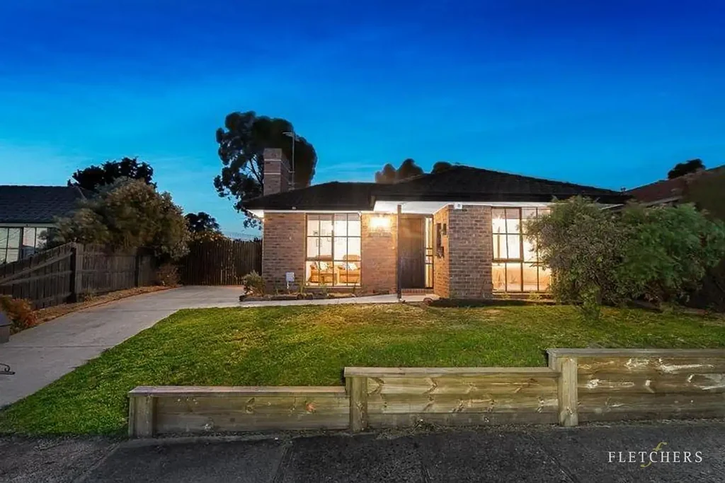 Cranbourne North 3कमरा A Bright, Low‑Maintenance Haven with Space to Entertain