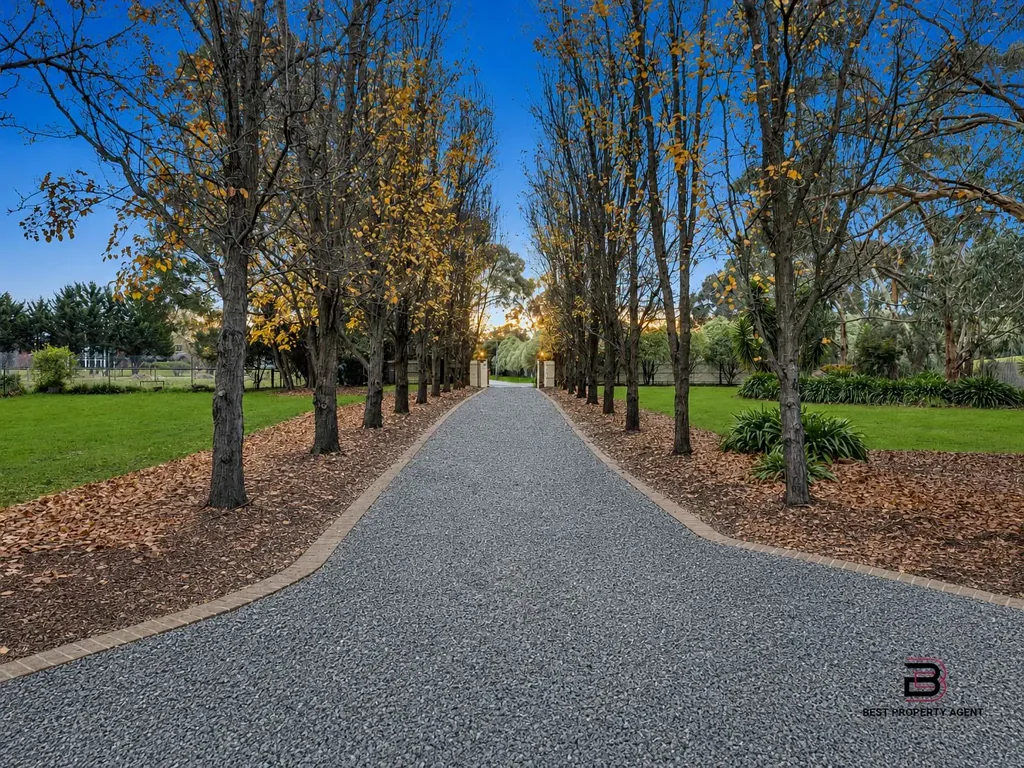 Kilsyth 6Zimmer Remarkable Lifestyle Estate with Dual Living and Exceptional Potential.