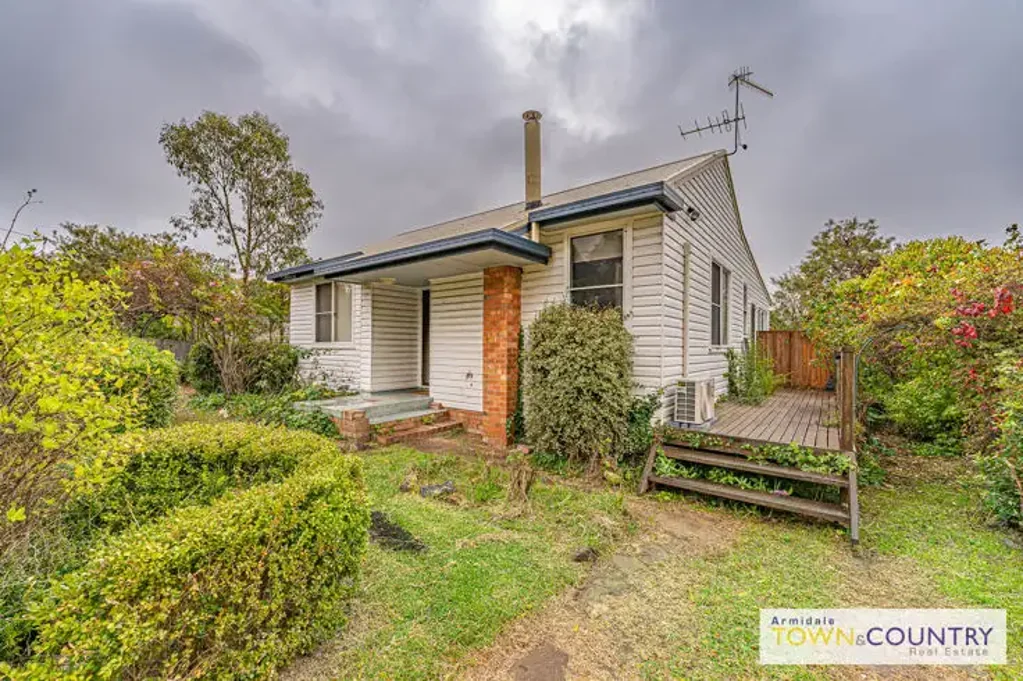 6 Elizabeth Street, Armidale, NSW 2350