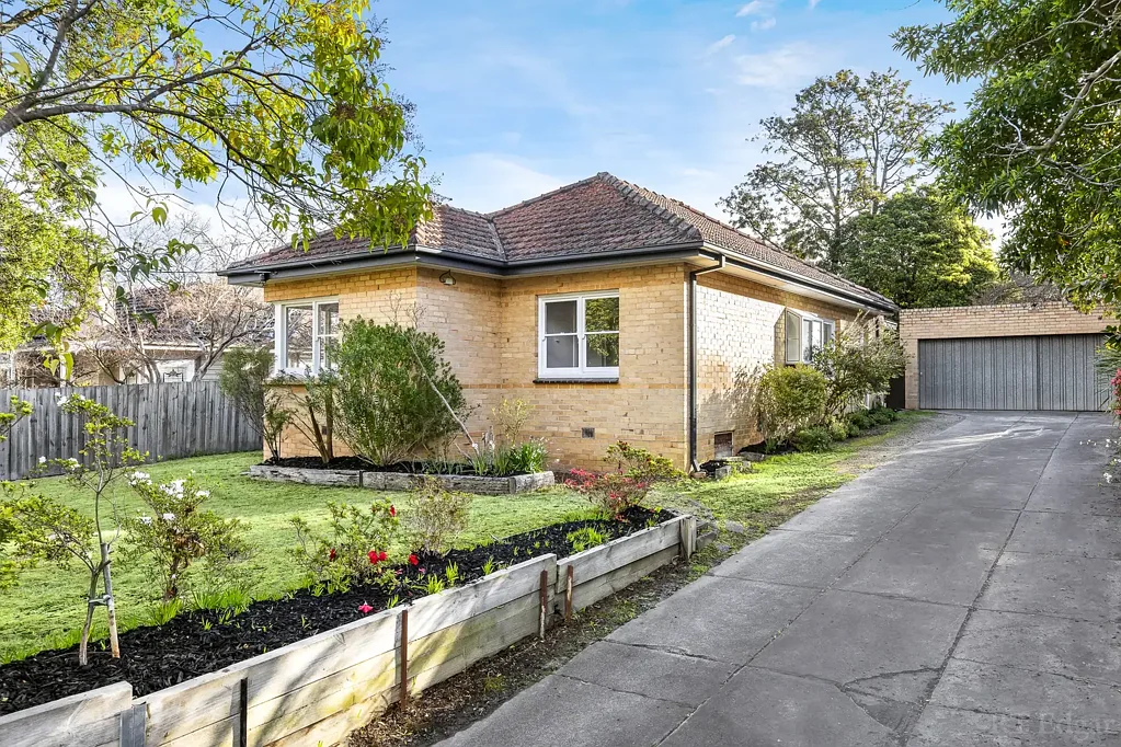Mitcham 5 Bedroom Lifestyle, Location and Family Flexibility Combined