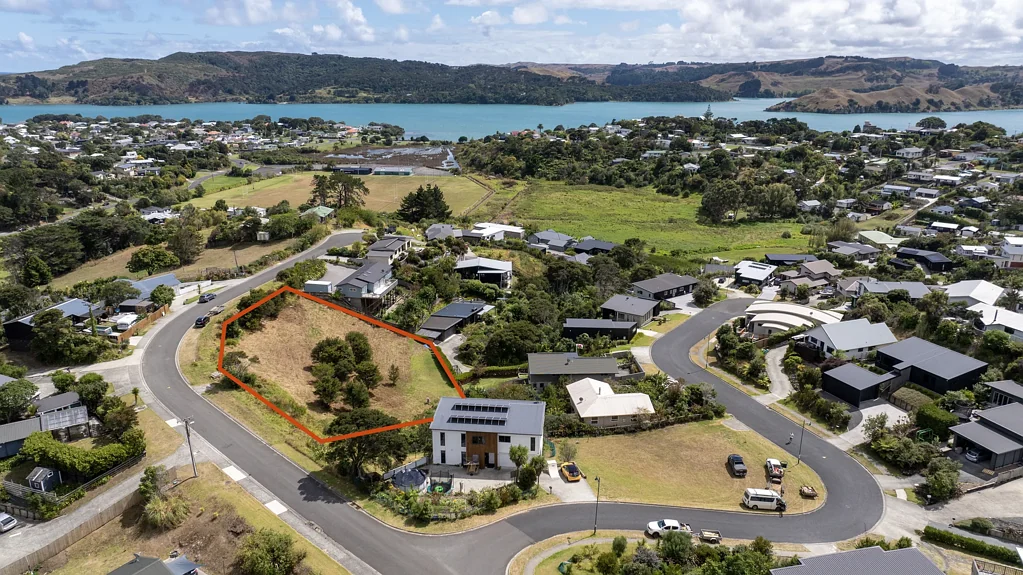Raglan Rare Landholding with Scale & Harbour Views