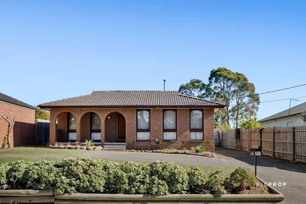 Perfectly Positioned Low-Maintenance Living