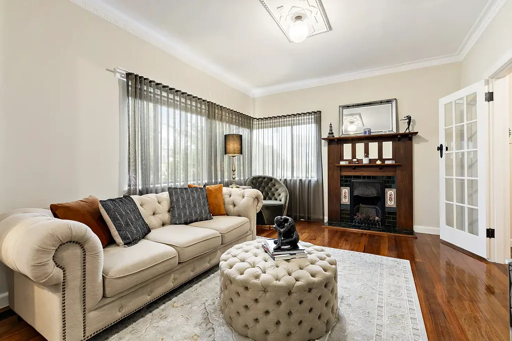 Elegant Art Deco Townhouse with Secure Off-Street Parking