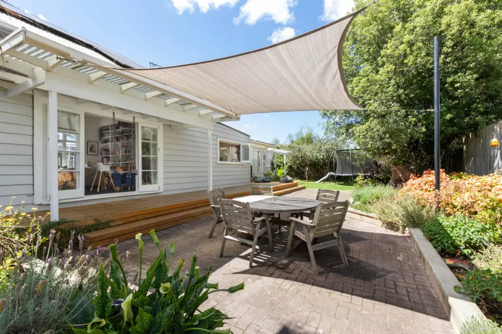17 Knox Road, Swanson, Waitakere City, Auckland