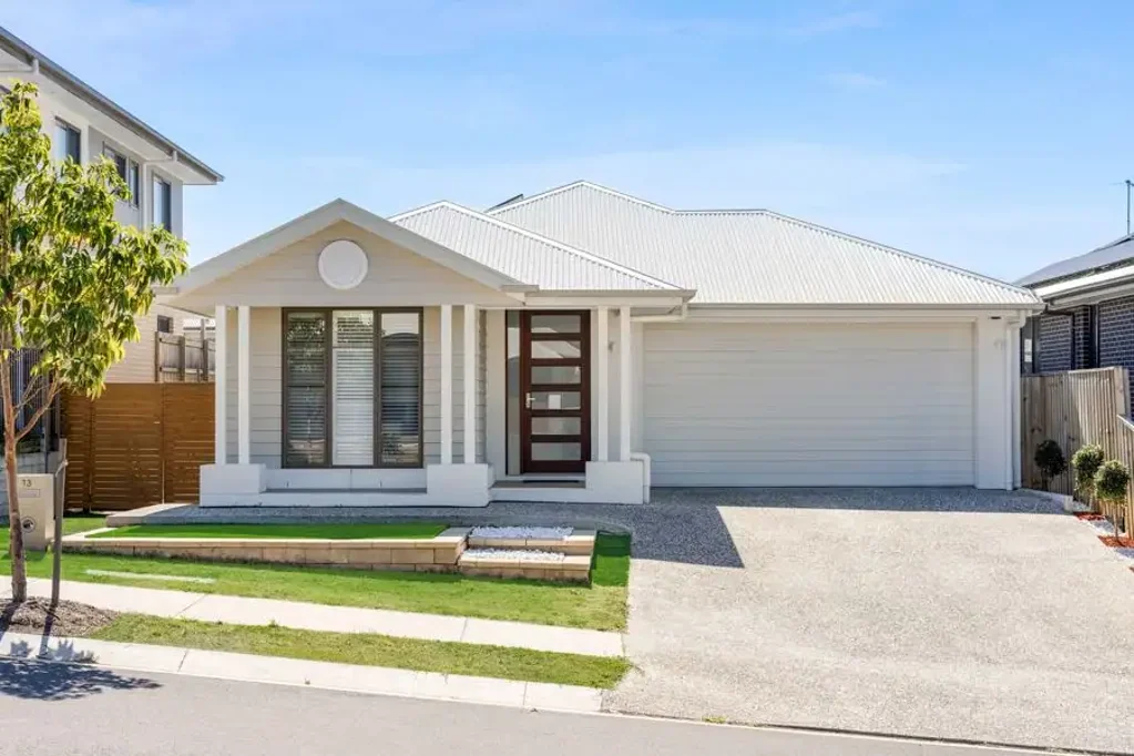 Deebing Heights 4房 正在寻找您的下一个家庭住宅？无需再寻。 Looking for Your Next Family Home? Look No Further