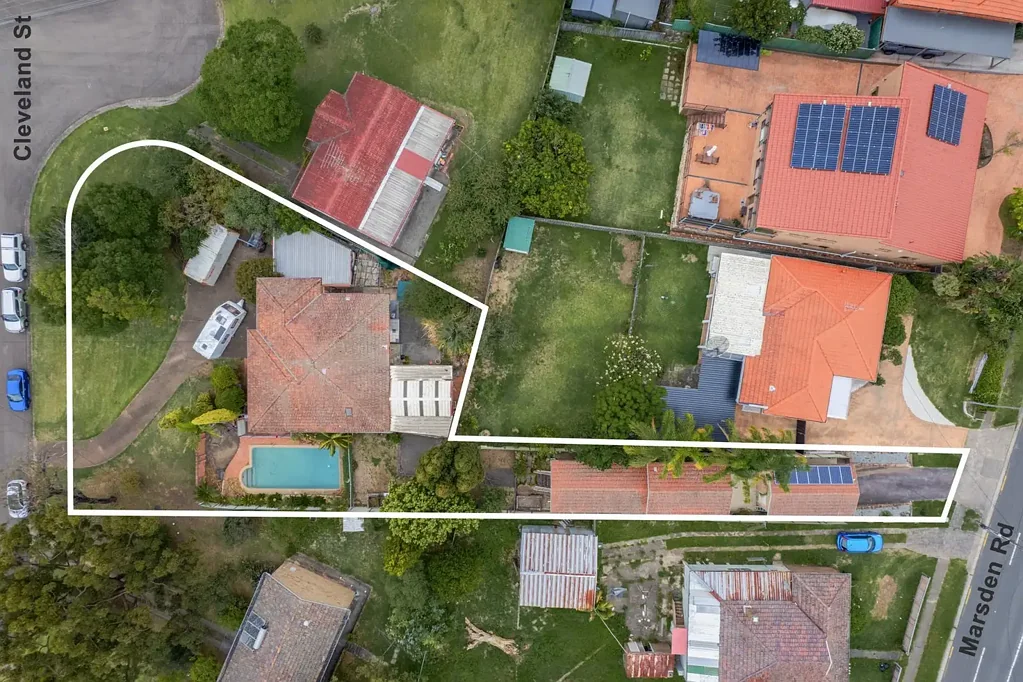 Ermington 5 Bedroom Enormous potential on 1615sqm block with two street frontages