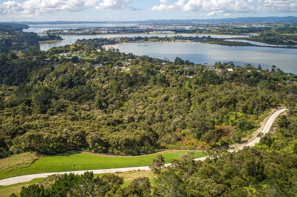 Paremoremo Views and Lifestyle - Build the Dream