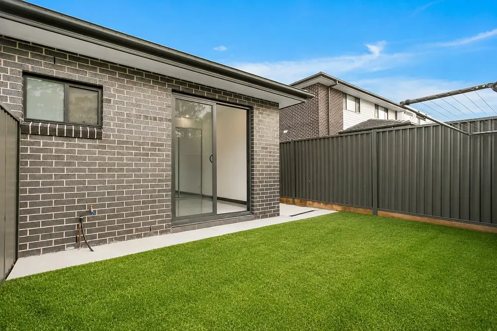 Modern Two-Bedroom Granny Flat in Peaceful Location