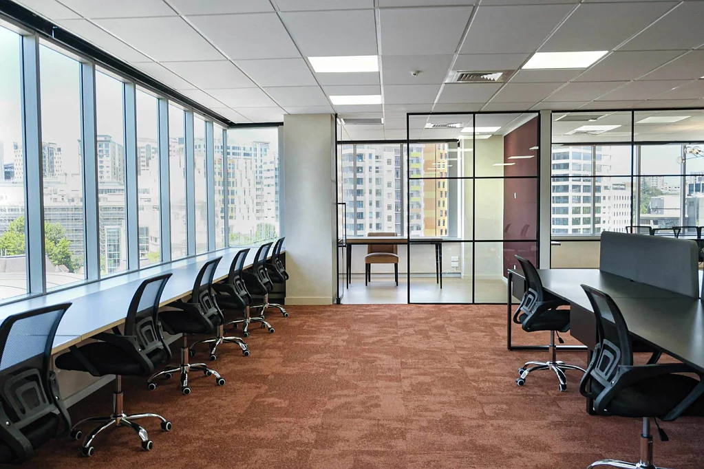 Auckland Central TIDY TURNKEY PREMISES WITH ELEVATED VIEWS