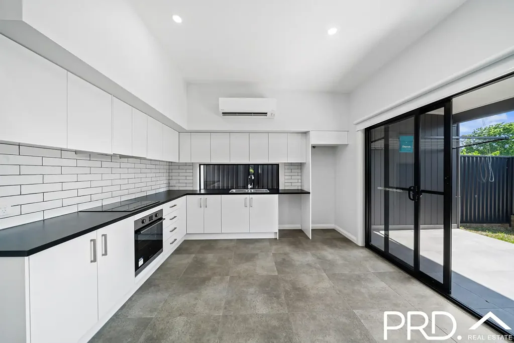 Modern & Stylish 2-Bedroom Granny Flat with Private Backyard