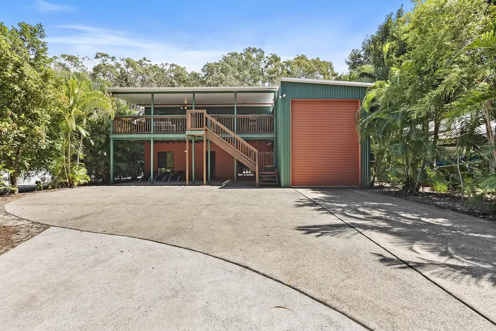 Rainbow Beach 5房  Spacious Coastal Retreat in Rainbow Shores