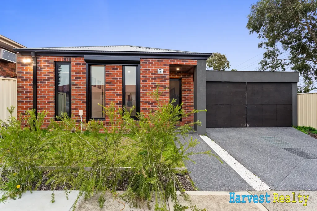 Doveton 3Kwarto Rare Find - Almost New !