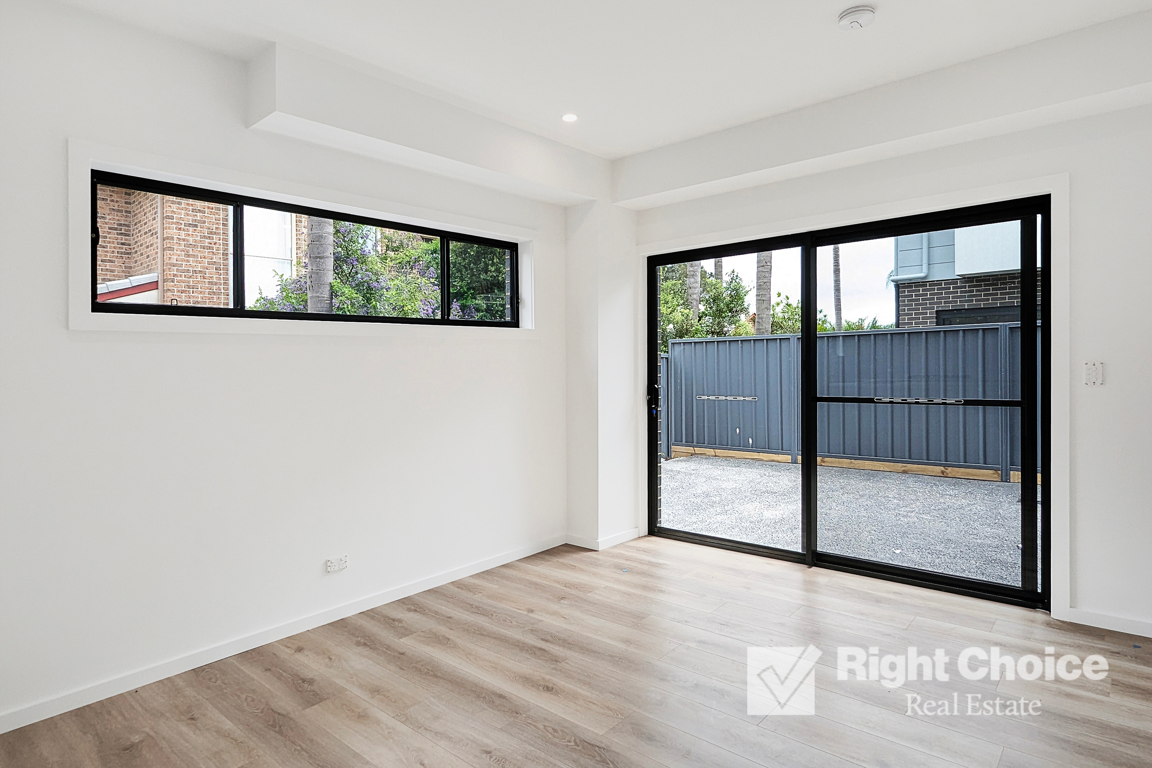 UNIT 4 15 KOONA ST, ALBION PARK RAIL NSW 2527, 0 ห้องนอน, 0 ห้องน้ำ, Townhouse