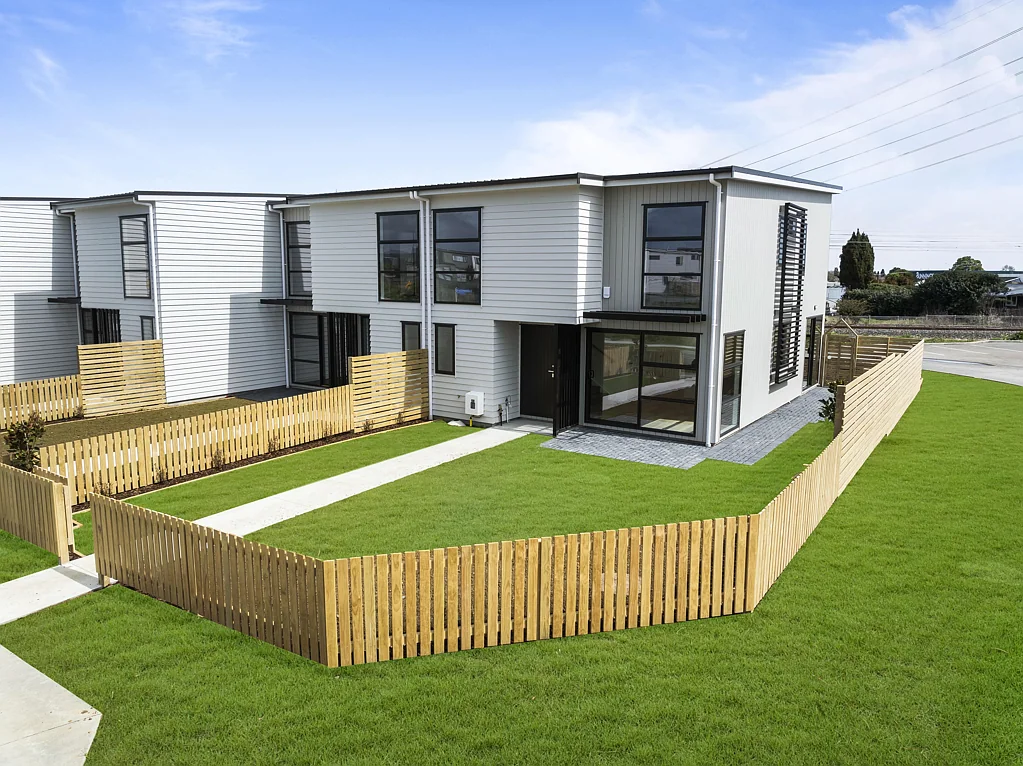 Takanini 4ห้องนอน Brand New-Freehold Corner- Don't Miss Out!