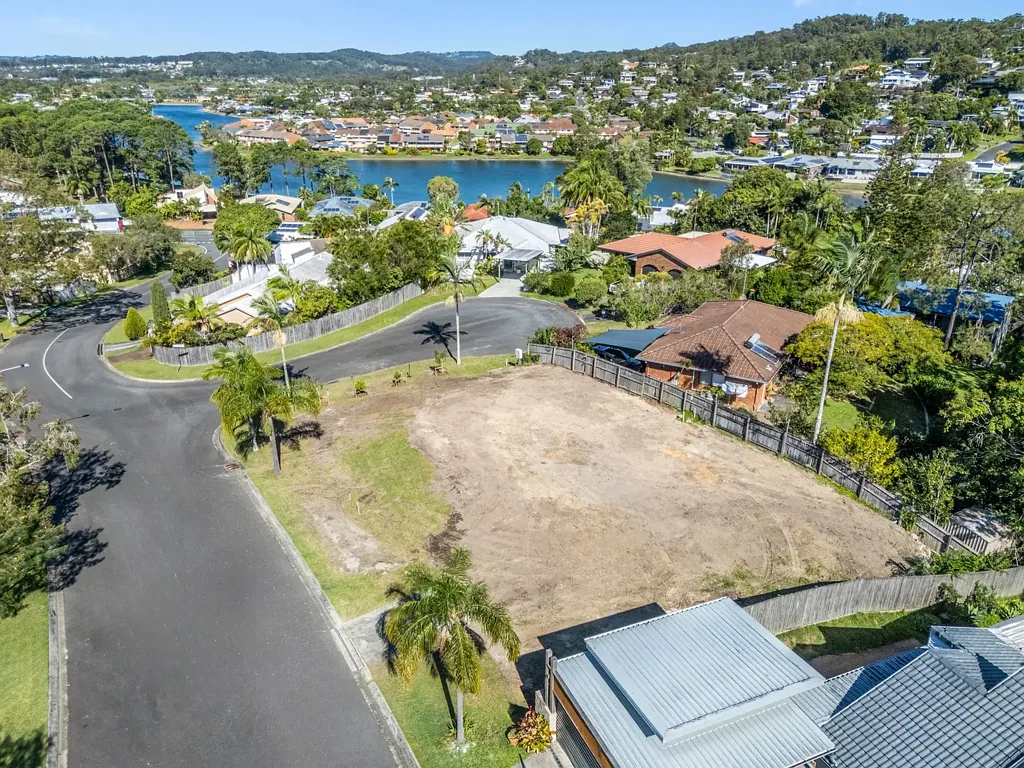 Elanora Vendor finance available at 10% - offers closing Mon 6 July
