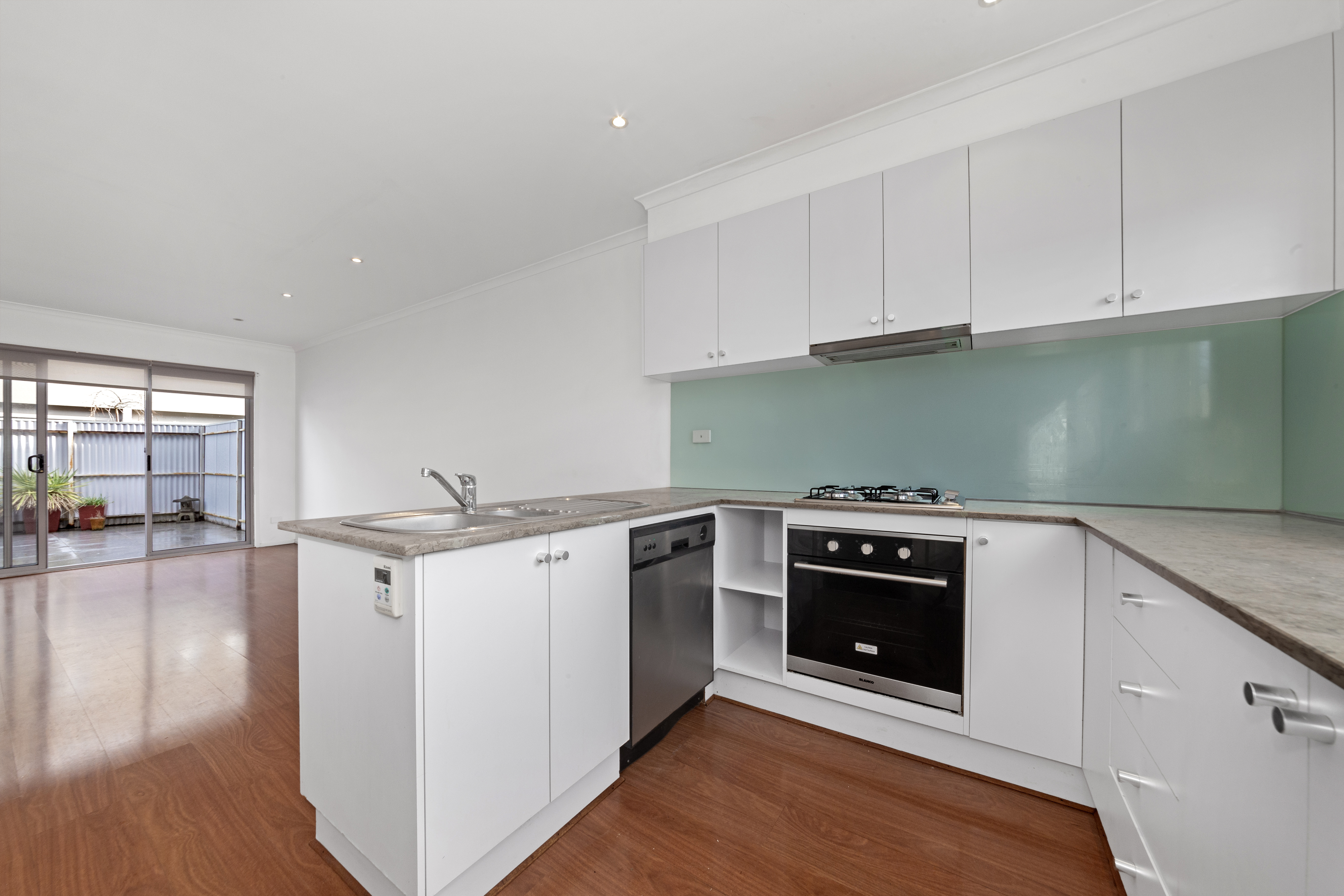 1204 GLEN HUNTLY RD, GLEN HUNTLY VIC 3163, 0 chambres, 0 salles de bain, Townhouse