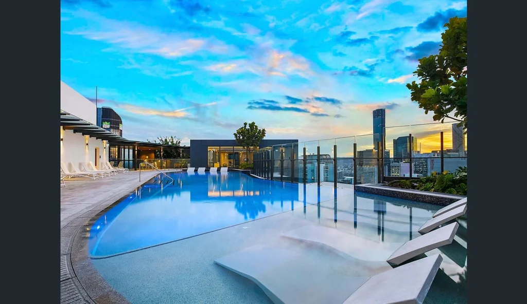 FULLY FURNISHED ONE BEDROOM APARTMENT @ MARY LANE