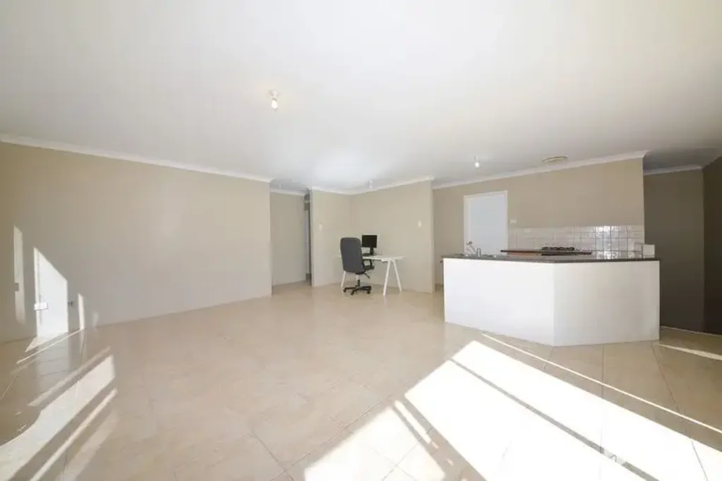 Location ! Location ! 3x2 First Floor Apartment !