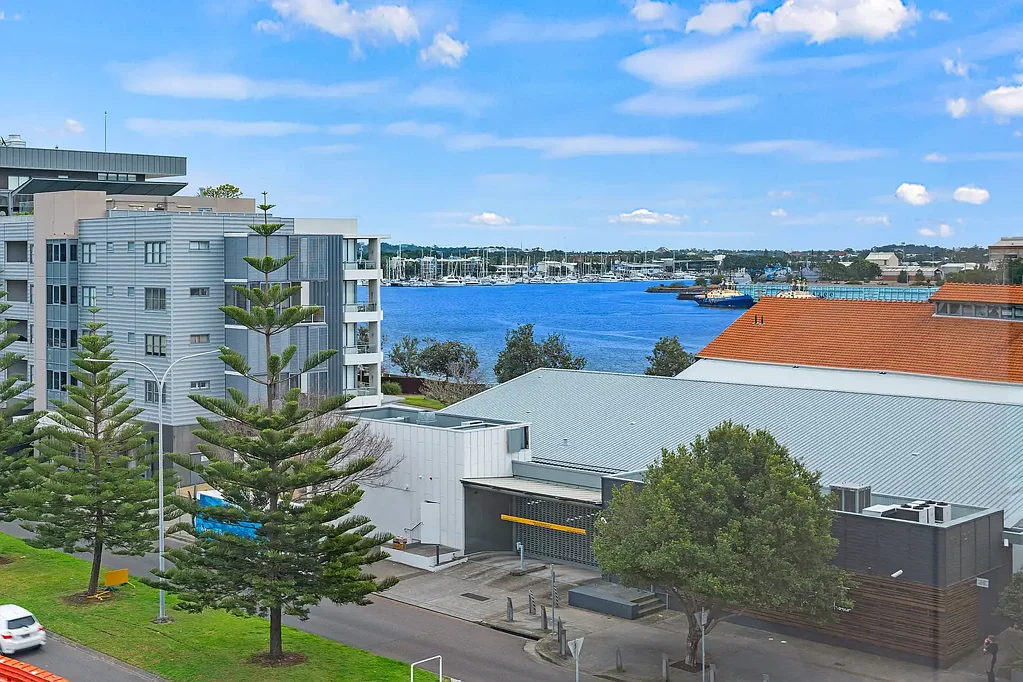 409/4 Honeysuckle Drive, Newcastle, NSW 2300