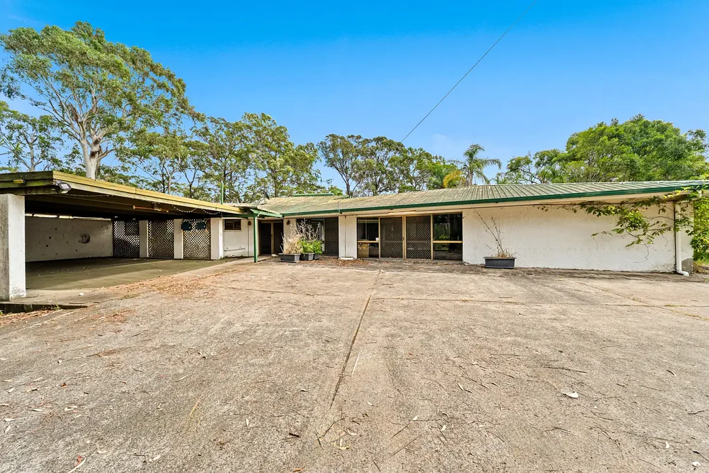 Rochedale 4 Slaapkamer CALLING RENOVATORS, LAND BANKERS, DEVELOPERS!!!