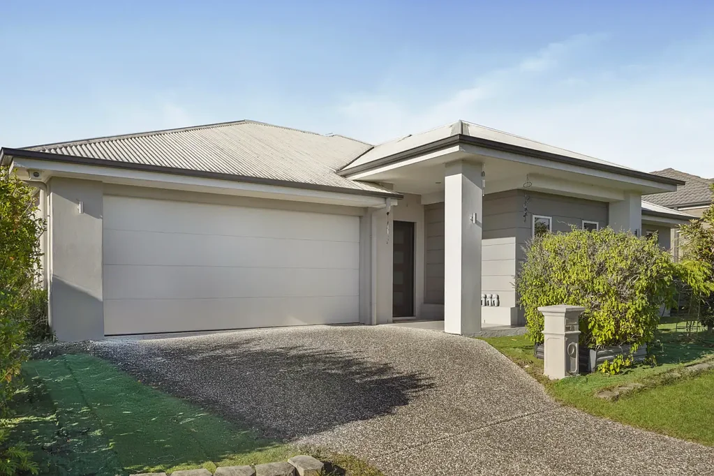 Yarrabilba 4房 带多个生活区的宽敞家庭住宅 Spacious Family Home with Multiple Living Zones