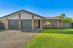 9 Sundown Drive, Paradise Point