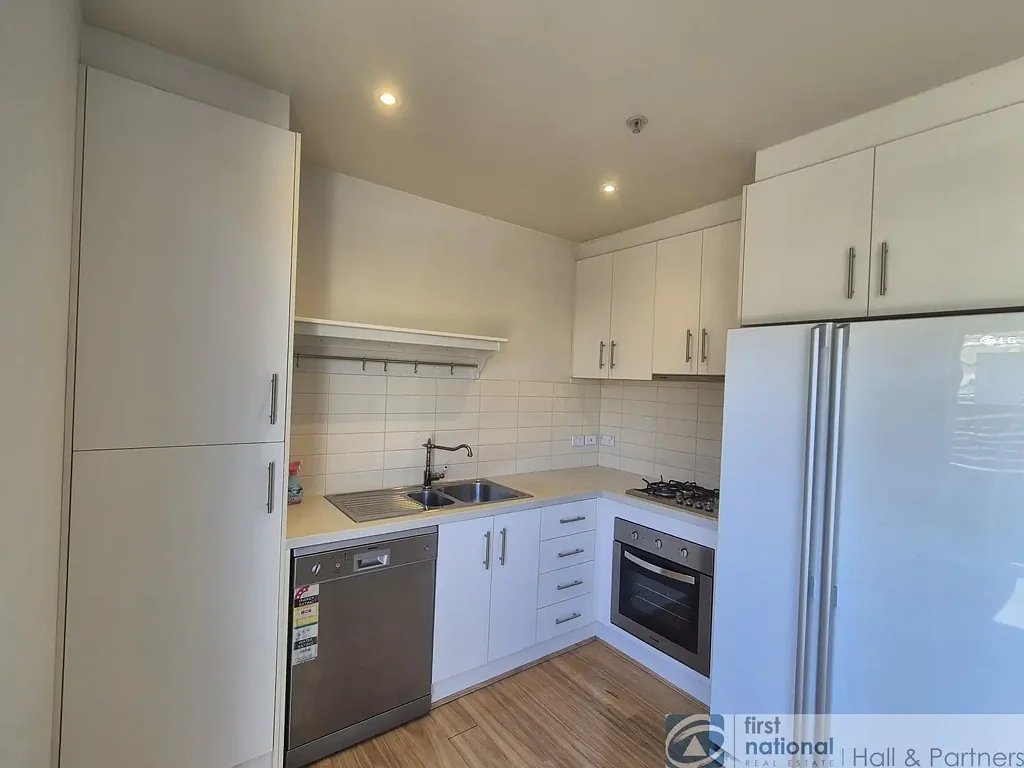Bright and spacious 1-bedroom apartment