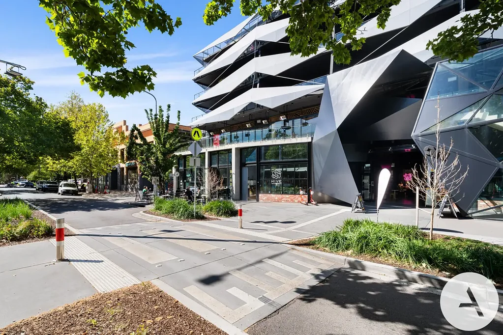 Braddon 3Habitaciones Lonsdale living with scale, light and oversized balcony - Move-in Ready!