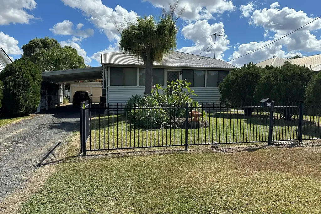 Dalby 2 Bedroom Welcome to 52 Pratten Street – Spacious, Stylish, and Functional