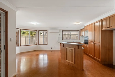 11 Jonquil Court, Middle Ridge, QLD 4350, 5 slaapkamers, 2 badkamers, House