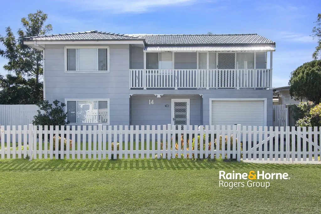 Spacious Family Living in the Heart of Toukley!