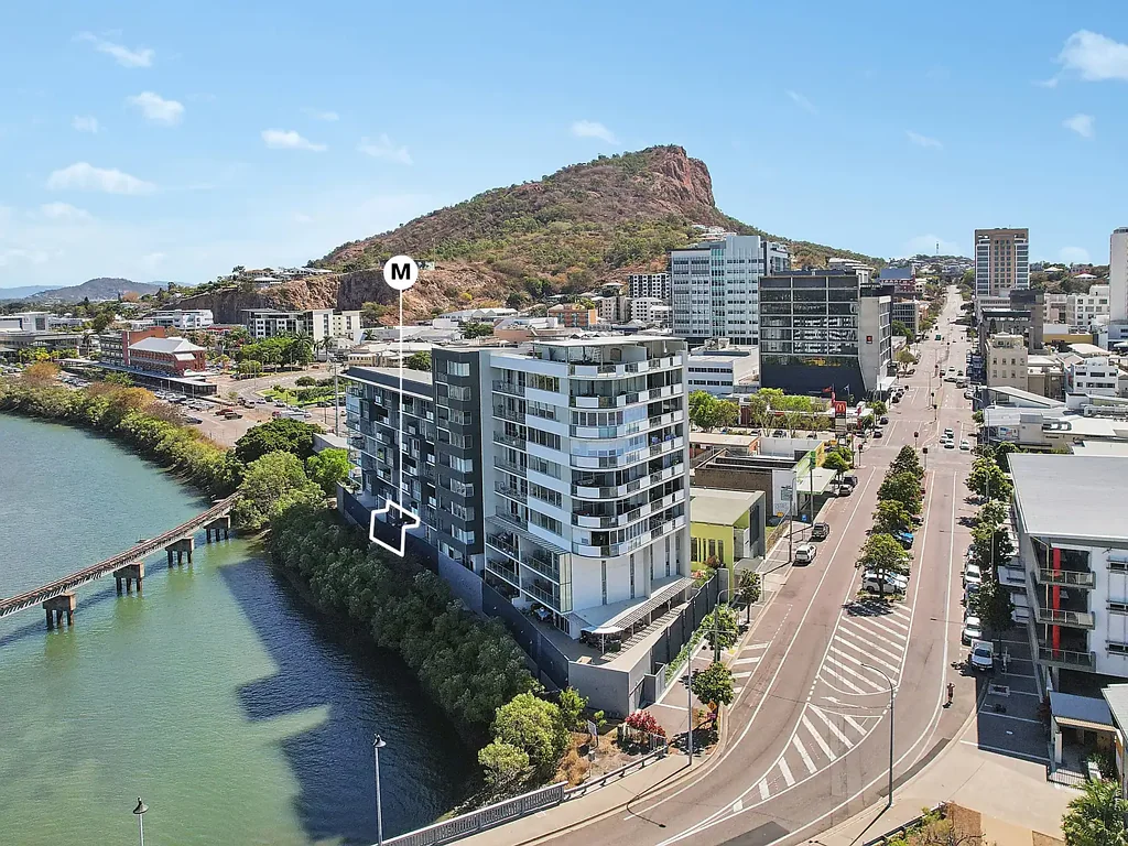 Townsville City 2कमरा Elevated apartment living with balcony views