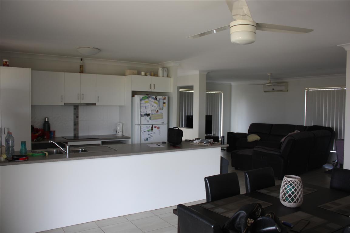 2 LIGHTENING ST, EMERALD QLD 4720, 0房, 0浴, House