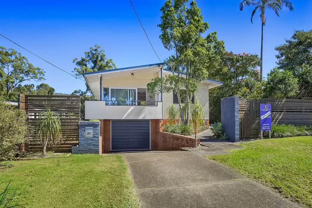 Contemporary Home in a Leafy Quiet Street