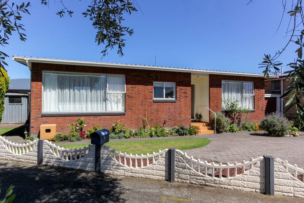 2 Normanby Street, Fitzroy, New Plymouth, 2 Schlafzimmer, 1 Badezimmer