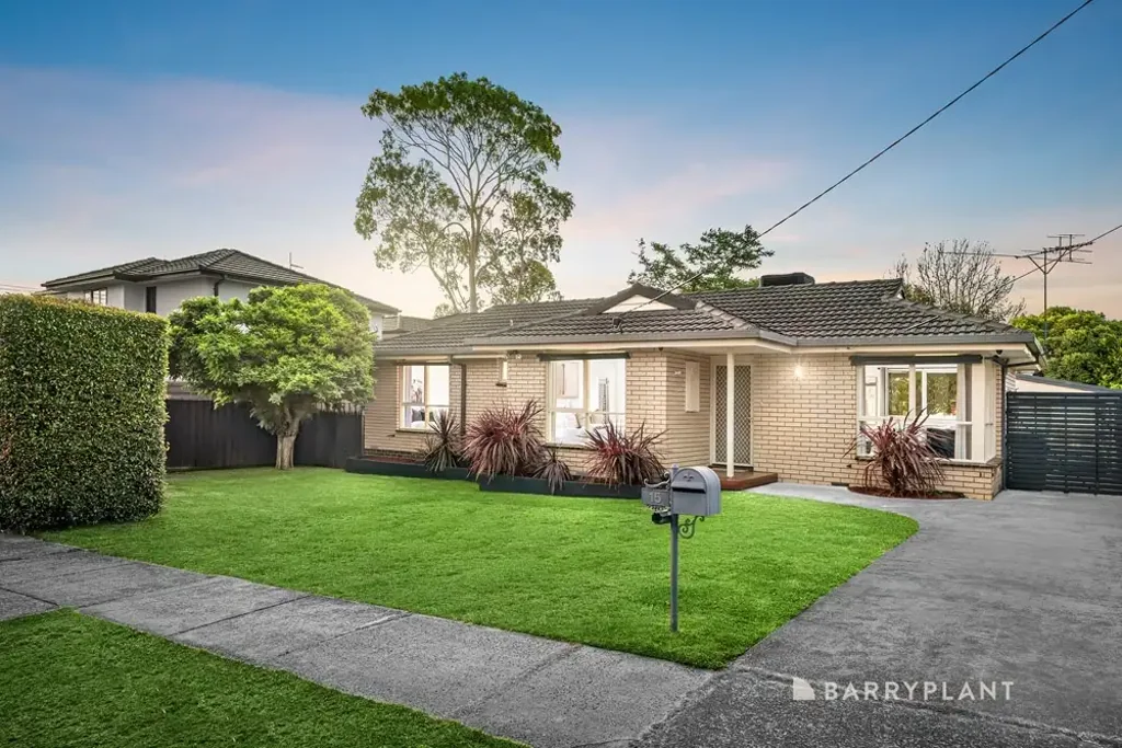 15 Mcmahons Road, Ferntree Gully, VIC 3156