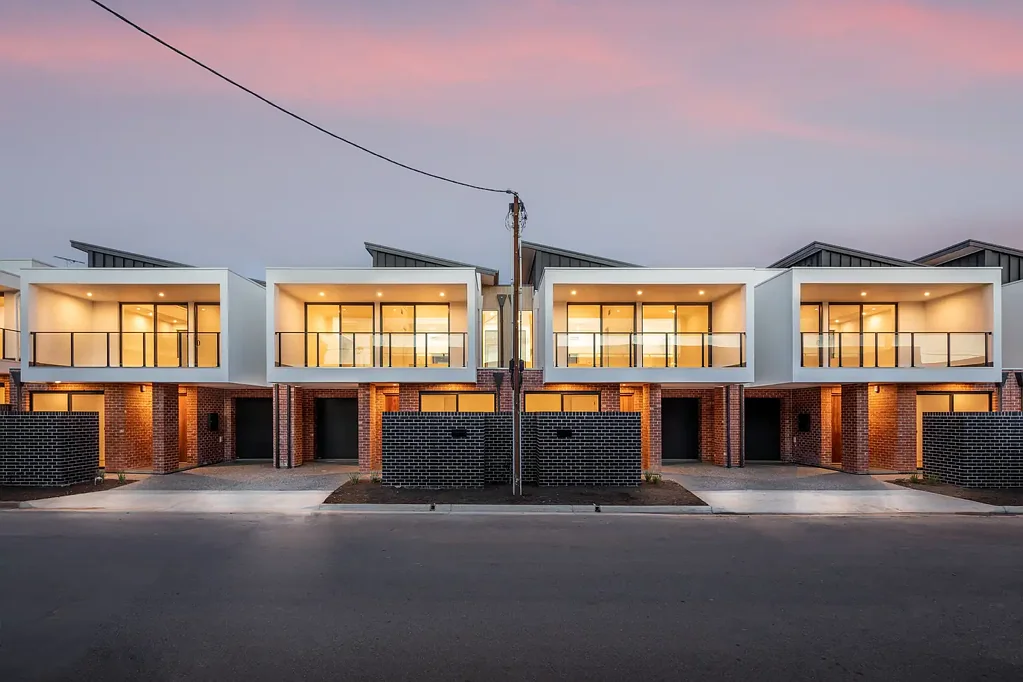 Modern Architecturally Designed - Close to Linear Park