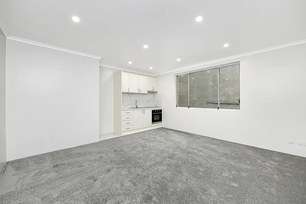 Renovated Unit In Ideal Location