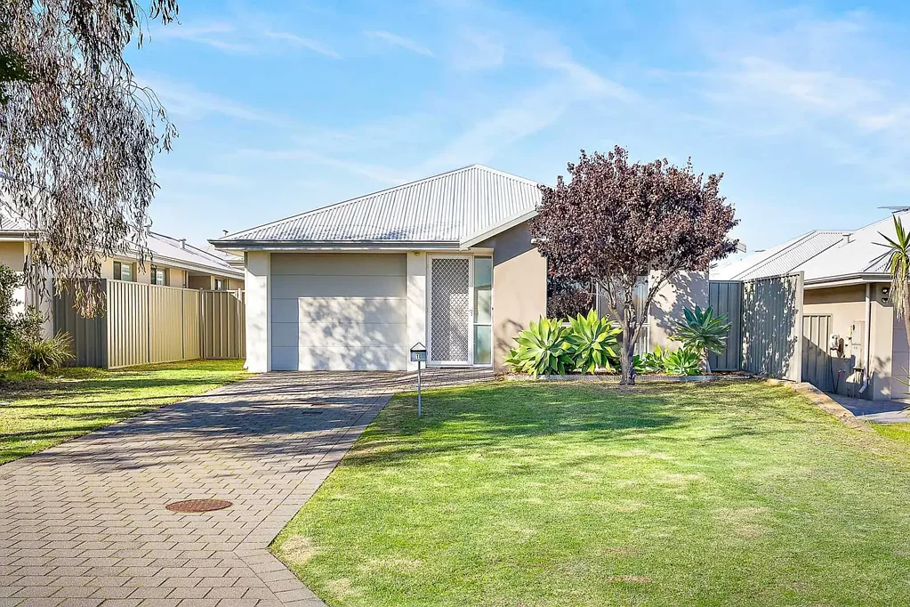 Coolbellup 3ห้องนอน Modern Comfort Meets Effortless Living in the Heart of Coolbellup