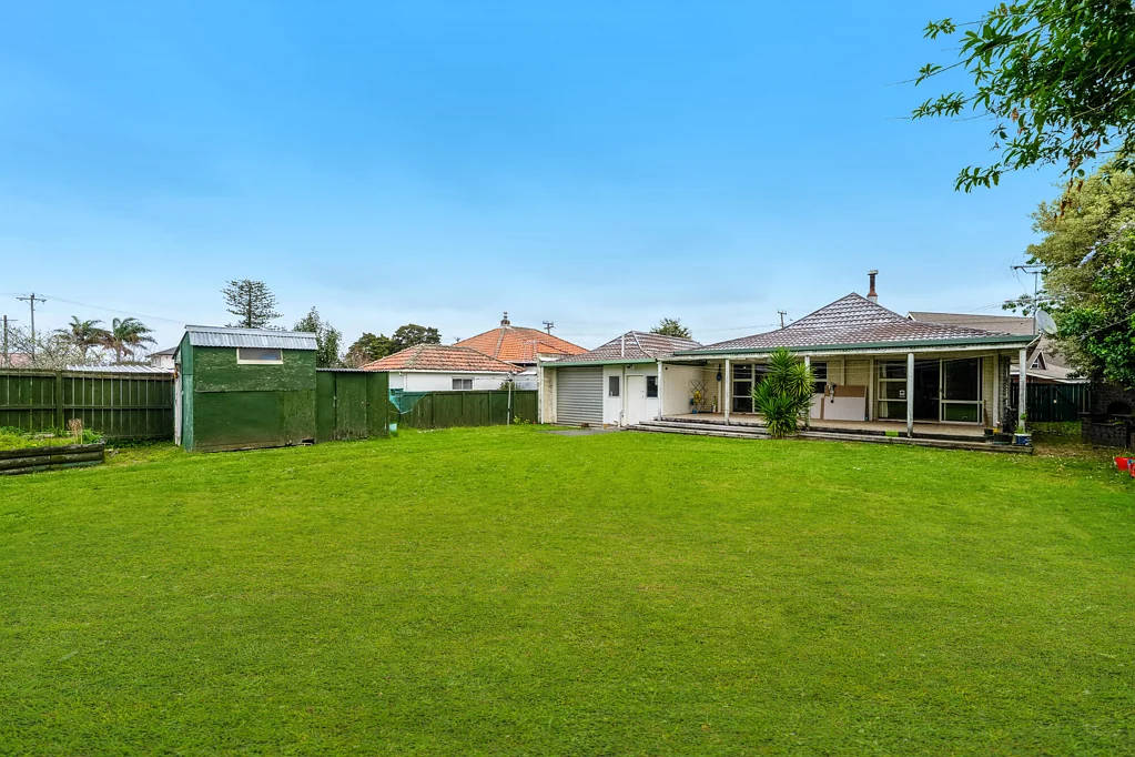 Papatoetoe 3房 业主急售！911㎡永久产权地块，学区+购物+交通全到位，开发潜力极高！ 911m2 Freehold with Subdivision Potential!