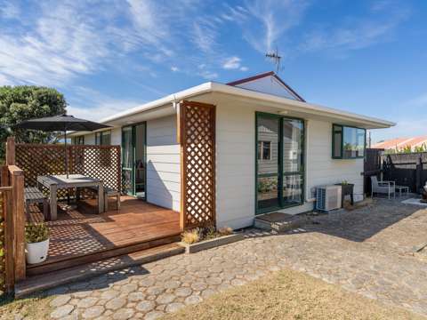 Waikanae Beach 3房  SUN, SPACE and a SPLASH of Charm!