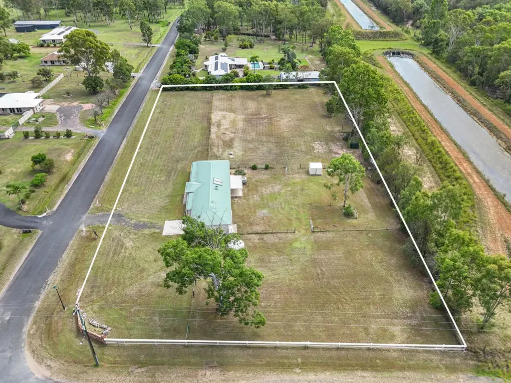 2 Cockatoo Drive, Adare, QLD 4343