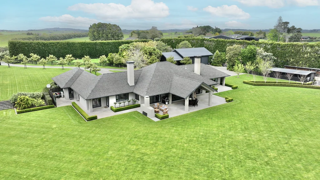 Karaka Welcome to your luxury retreat !