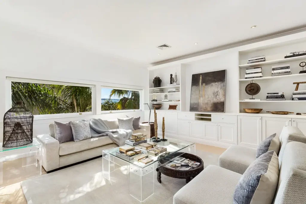 UNIQUE PRIVATE HOUSE-SIZE PENTHOUSE WITH SWEEPING HARBOUR VIEWS, IDEAL NE ASPECT, NO COMMON WALLS, SPACIOUS LIVING + HUGE TERRACE IN ELITE ADDRESS